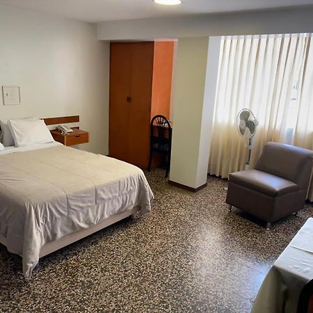 Hotel Plazza Chiclayo Esterno foto
