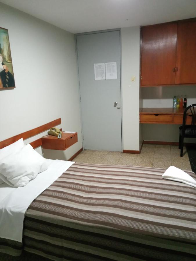 Hotel Plazza Chiclayo Esterno foto